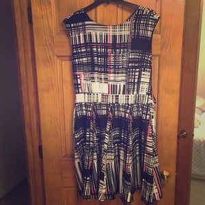 Sleeveless Vince Camuto size 12 dress